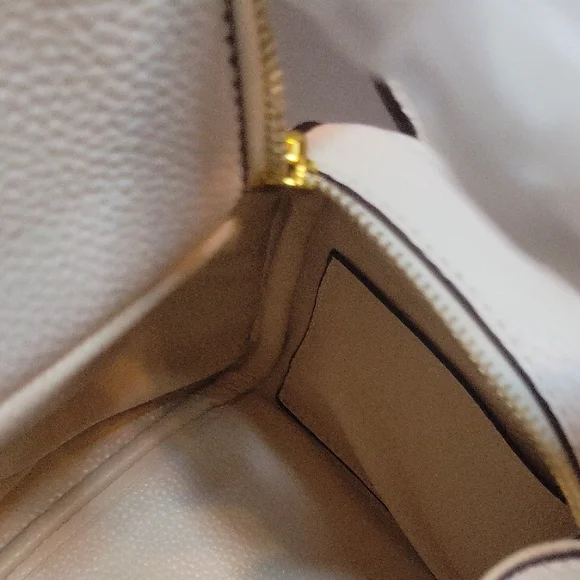 White Leather Doctor Bag w/ Gold Hardware NWT - Picture 6 of 11